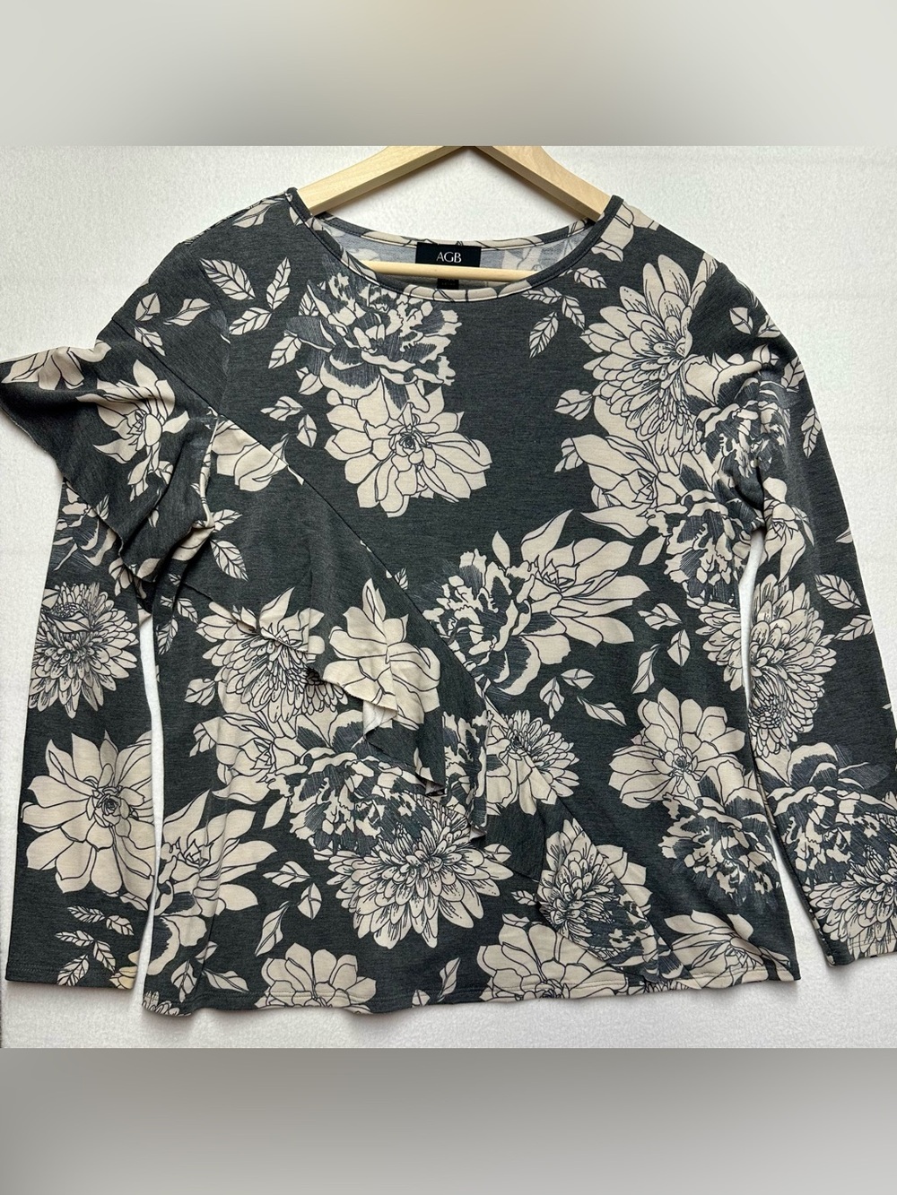 AGB XL Dark Gray Floral Print Long Sleeve Knit Top with Feminine Ruffle Detail